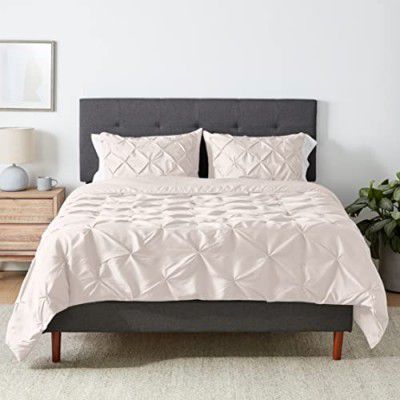 amazon basics Microfiber,Polyester Pinch Pleat Comforter Set (218 Cm X 229 Cm, Cream, Full/Queen Size)