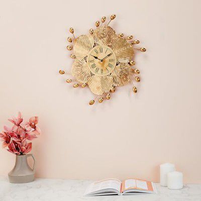 Amazon Brand - Solimo Analog Shell Iron Hanging Metal Decorative Wall Clock | Golden, 3.81 Cm