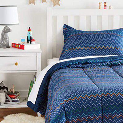 AmazonBasics Easy-Wash Microfiber Kid's Comforter and Pillow Cover Set (Pillow not Included, Navy ZigZags, Small_Single Size, Pack of 1)