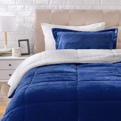 AmazonBasics Micromink Sherpa Comforter Set - Twin, Navy - with pillow cover