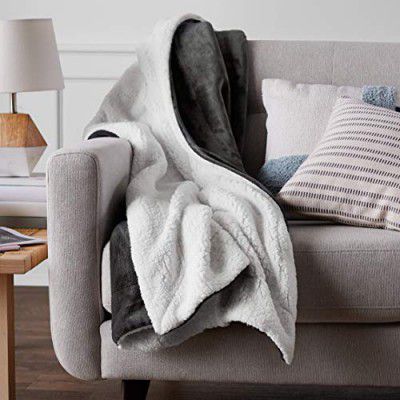 amazon basics Micromink Polyester Sherpa Blanket - Twin, Charcoal, Pack of 1, reversible