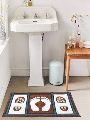 BELLA TRUEMulticoloured Feet Design Chenille Anti Skid Bath Mat