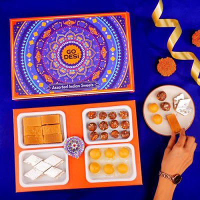 GO DESi Assorted Meetha Gift Hamper, Kaju Katli, Besan Laddu, Dry Fruit Laddu, Mysore Pak, Made with Pure Ghee, Sweets Indian Mithai