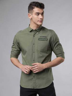 Highlander Men Solid Casual Cut Away Shirt