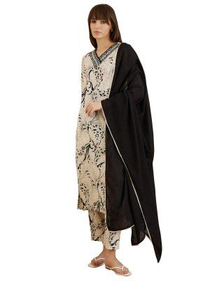 INDO ERA Women Cotton Cream Printed Straight Kurta Trousers With Dupatta Set