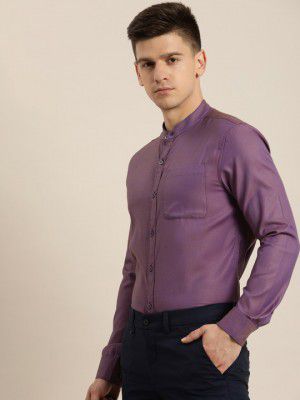 INVICTUS Men Mauve Dual Toned Slim Fit Smart Casual Shirt