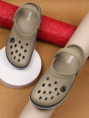 NEOZ Men Brown & Black Rubber Clogs
