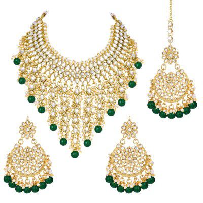 Peora Traditional Kundan & Pearl Drop Choker Necklace Earring Set with Maang Tikka for Women