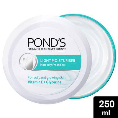 Ponds Light Moisturiser (250 ml)