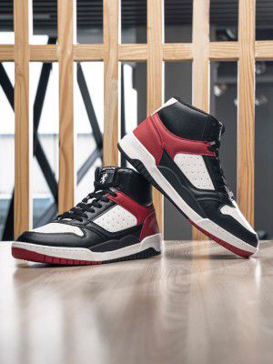 Red Tape Men Memory Foam Insole Sneakers