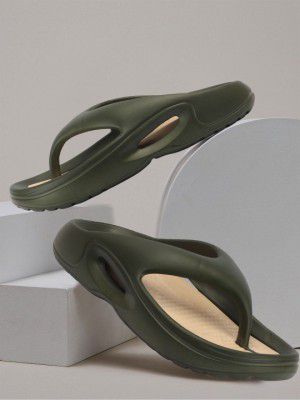 RoadsterThe Lifestyle Co Men Lightweight Casual Thong Flip-Flops