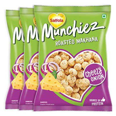 Saffola Munchiez Roasted Makhana Cheezy Onion, Tasty and Healthy Snacks, Crunchy Makhana, Cheese and Onion flavour, 18g (Pack of 3)