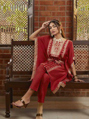 Sangria Women Maroon Ethnic Motifs Printed Kurta with Trousers