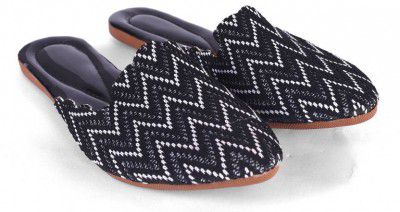 SAYERA  Women Black Flats Sandal