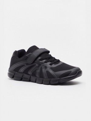 shoexpress Boys Black Textured Trainers