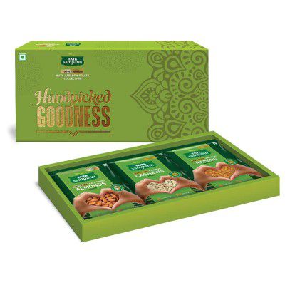 Tata Sampann Premium Nuts and Dry Fruits Collection for Gifting | Premium Dry Fruits Gift Pack | Almonds, Cashews & Raisins | 600g