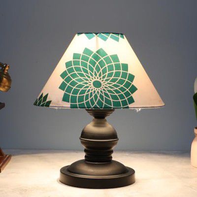 tu casa Urban Radiance Black Metal Table Lamp