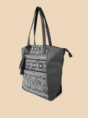 Upto 89% Off Anouk Handbags